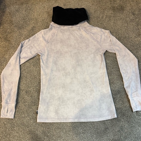 PICTURE Snow Mountain Gray Long Sleeve Shirt with Black Collar - Size S - Picture 4 of 6